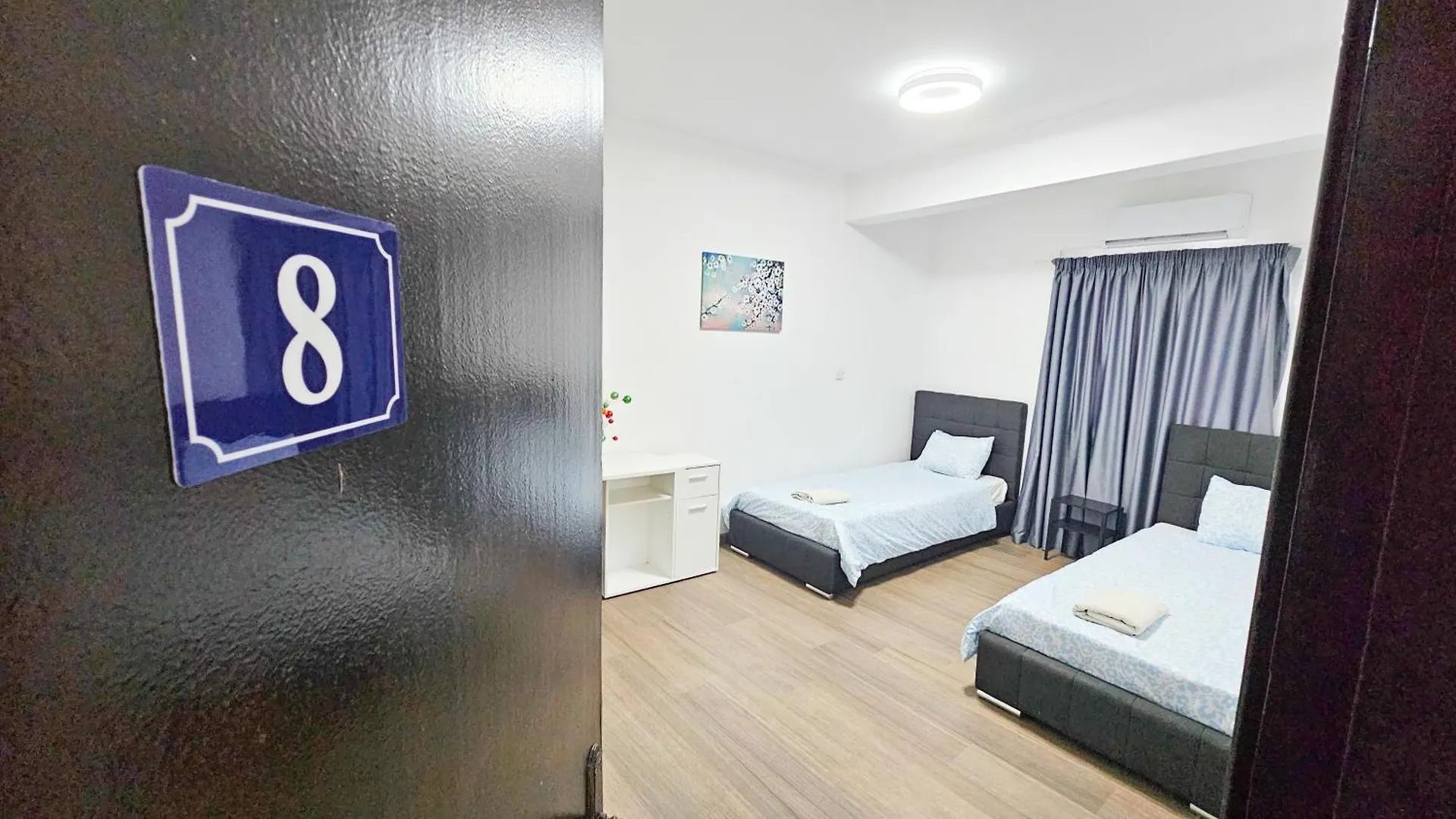 Downtown Rooms, 200M From Marina Beach Larnaca Cipro