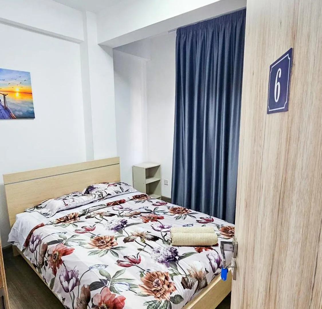 Downtown Rooms, 200M From Marina Beach Larnaca Appartamento
