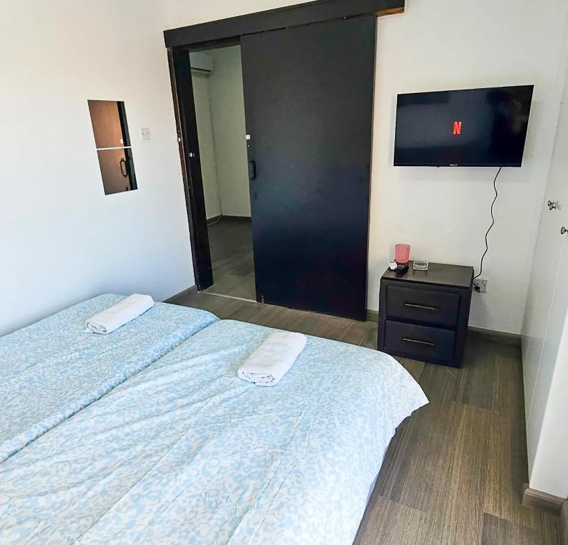 Appartamento Downtown Rooms, 200M From Marina Beach Larnaca
