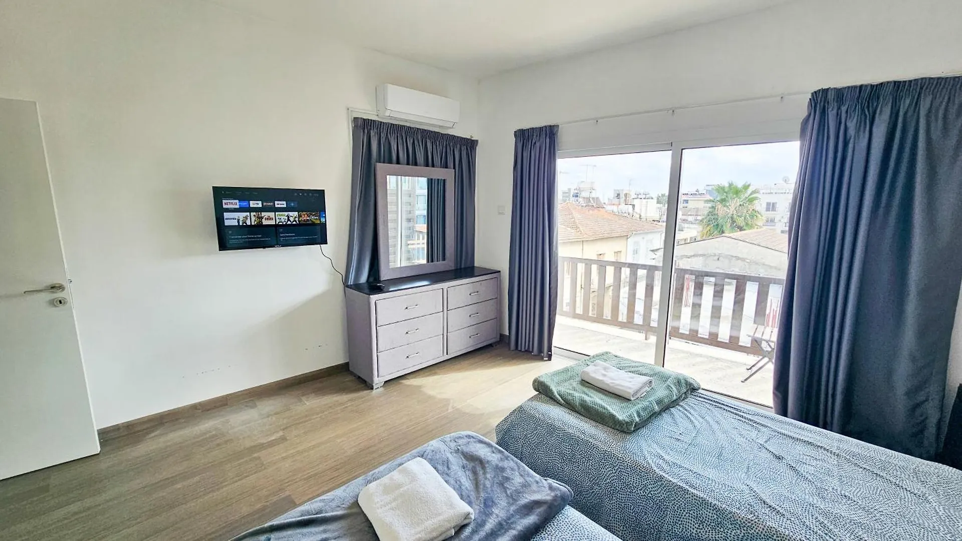 Downtown Rooms, 200M From Marina Beach Larnaca Appartamento