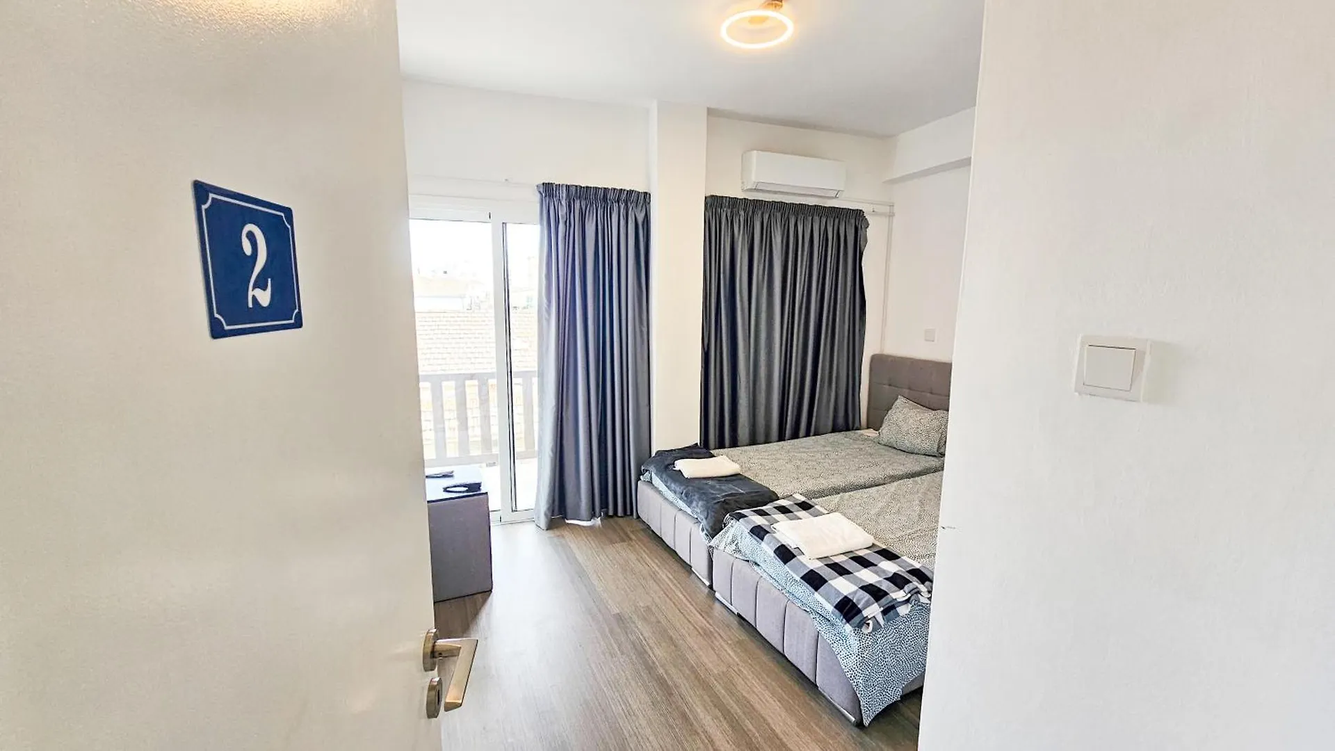 Downtown Rooms, 200M From Marina Beach Larnaca 0*,