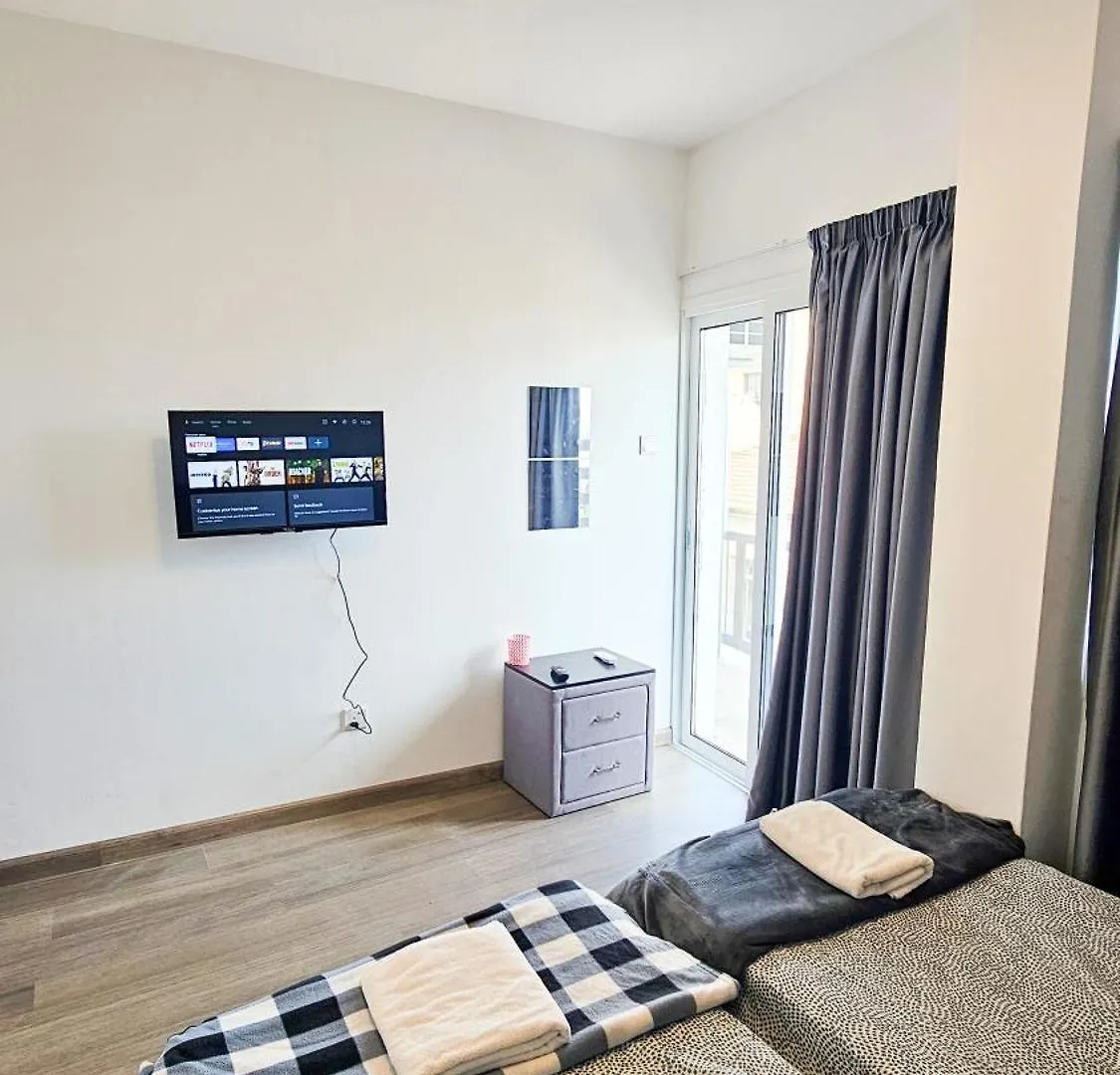 Downtown Rooms, 200M From Marina Beach Larnaca Appartamento